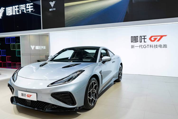 深圳龙岗区瑞扬达企业管理咨询哪吒汽车在智能汽车领域的表现，领途汽车在新能源汽车市场中的影响力